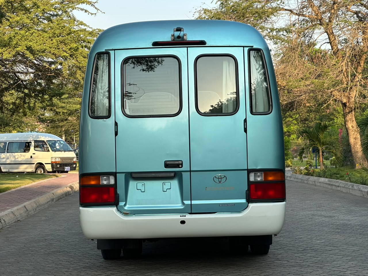 TOYOTA COASTER thumbnail 11